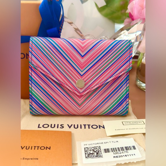 Louis Vuitton Epi Tropical Victorine Compact Wallet Blue Rose - Picture 2 of 13